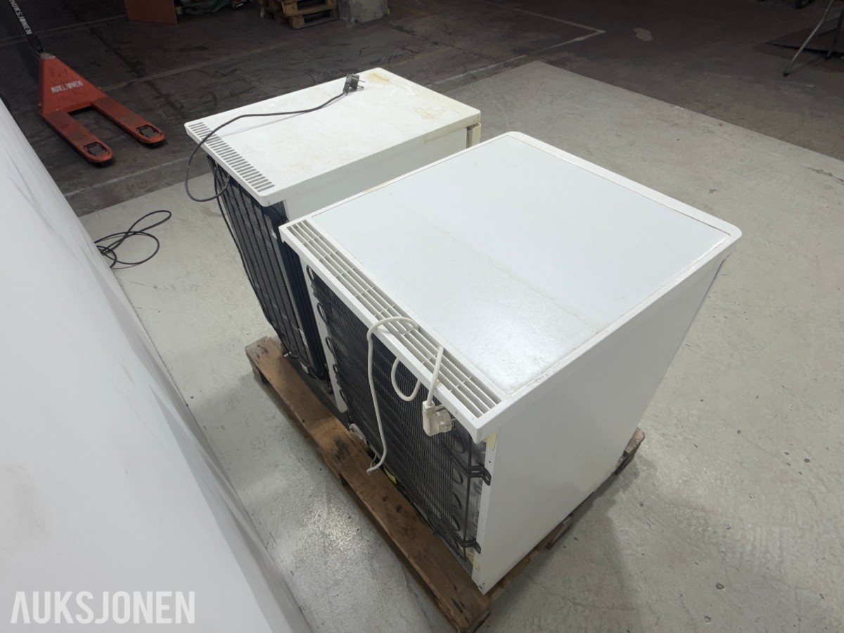 Bosch KTR15V20/01 og Whirlpool ARC 0060 underbenk kjøleskap