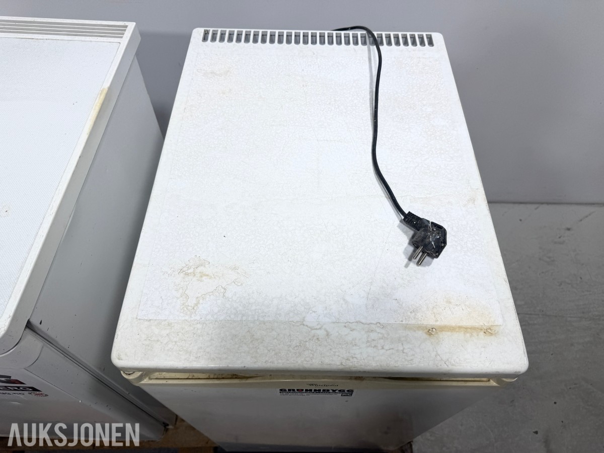 Bosch KTR15V20/01 og Whirlpool ARC 0060 underbenk kjøleskap