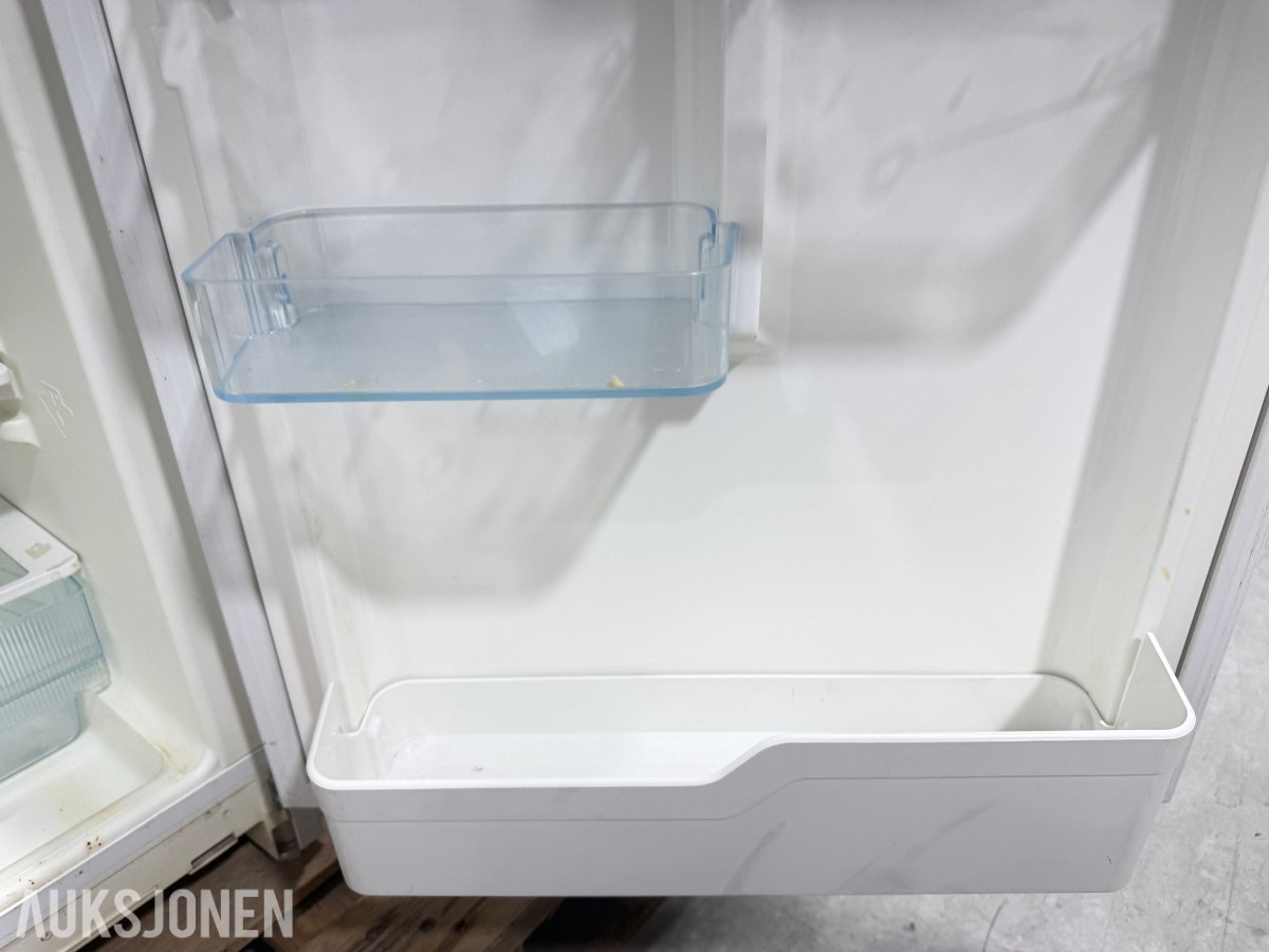 Bosch KTR15V20/01 og Whirlpool ARC 0060 underbenk kjøleskap