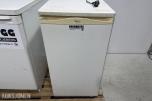 Bosch KTR15V20/01 og Whirlpool ARC 0060 underbenk kjøleskap