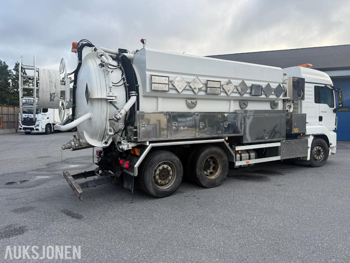 2009 MAN TGS SLAMSUGER M/SYREFAST TREKAMRET TANK M/SEPARATE VANNTANKER.