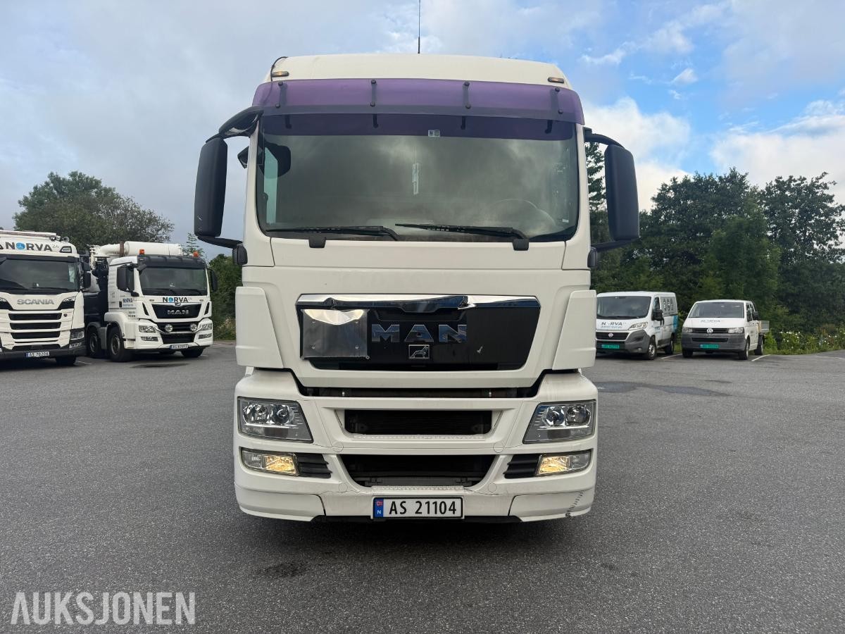 2009 MAN TGS SLAMSUGER M/SYREFAST TREKAMRET TANK M/SEPARATE VANNTANKER.