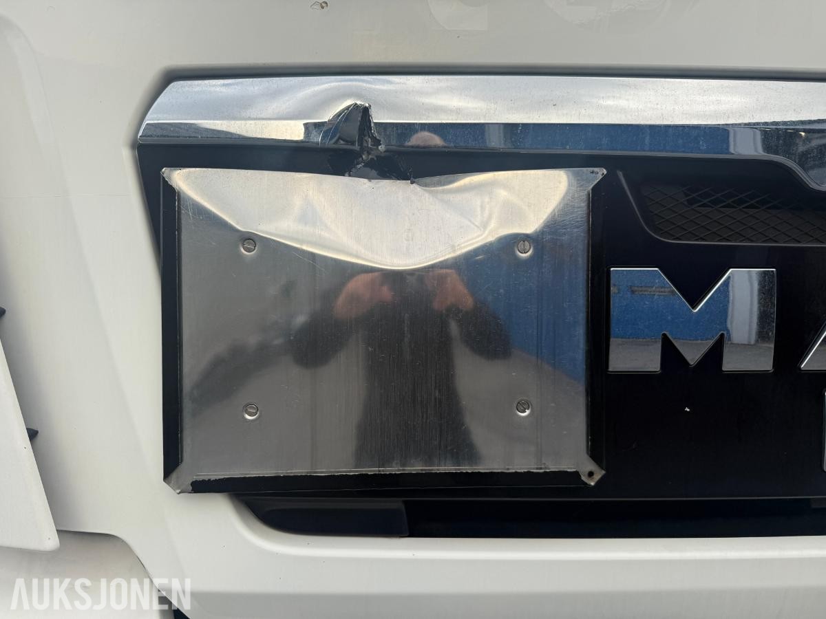 2009 MAN TGS SLAMSUGER M/SYREFAST TREKAMRET TANK M/SEPARATE VANNTANKER.