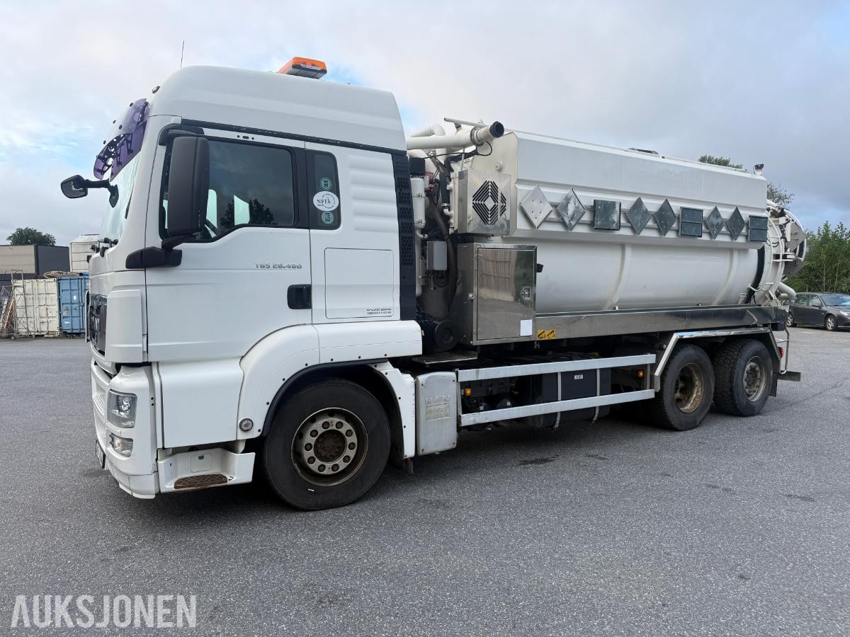 2009 MAN TGS SLAMSUGER M/SYREFAST TREKAMRET TANK M/SEPARATE VANNTANKER.