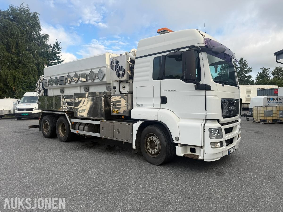 2009 MAN TGS SLAMSUGER M/SYREFAST TREKAMRET TANK M/SEPARATE VANNTANKER.