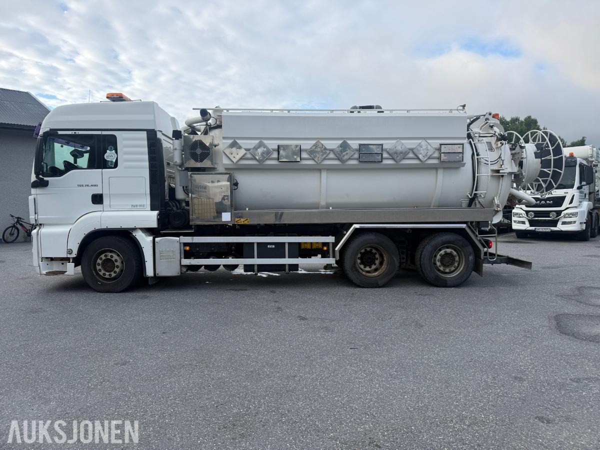 2009 MAN TGS SLAMSUGER M/SYREFAST TREKAMRET TANK M/SEPARATE VANNTANKER.