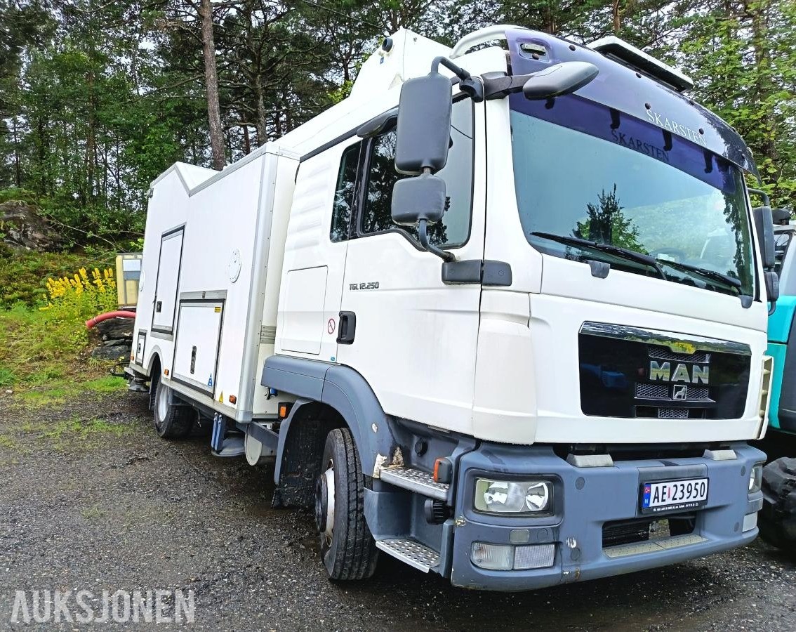 2009 MAN TGL med lift