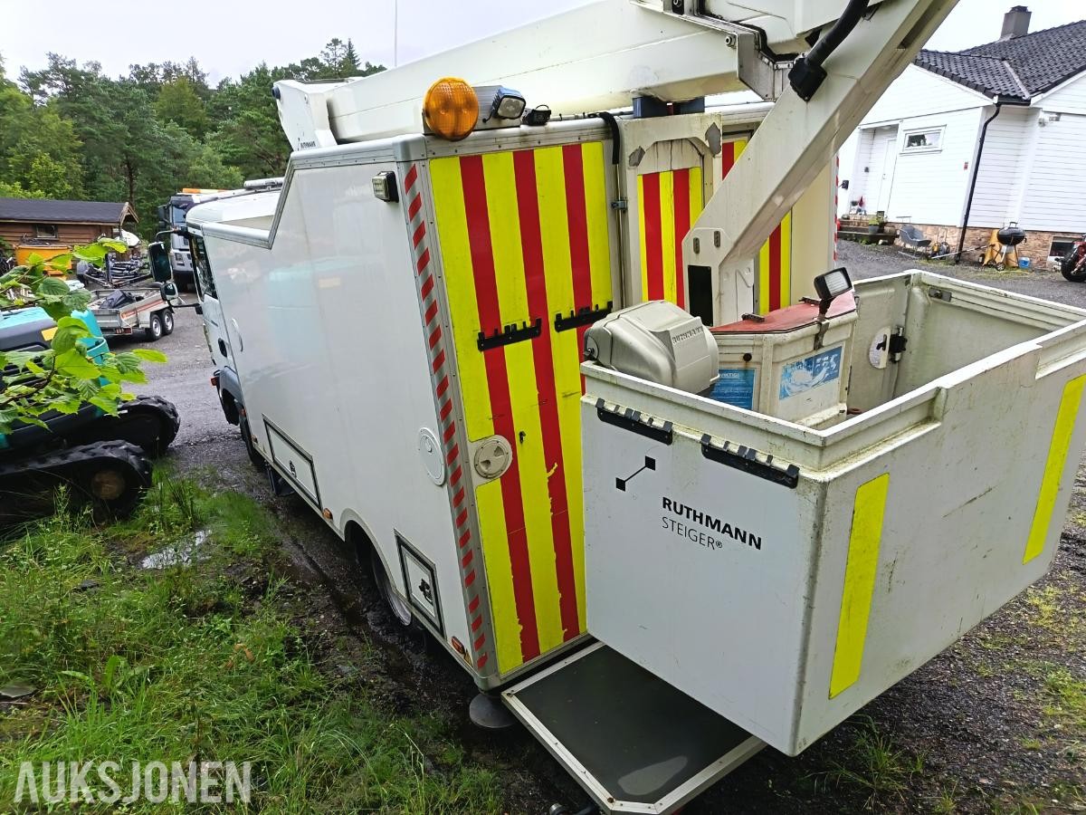 2009 MAN TGL med lift