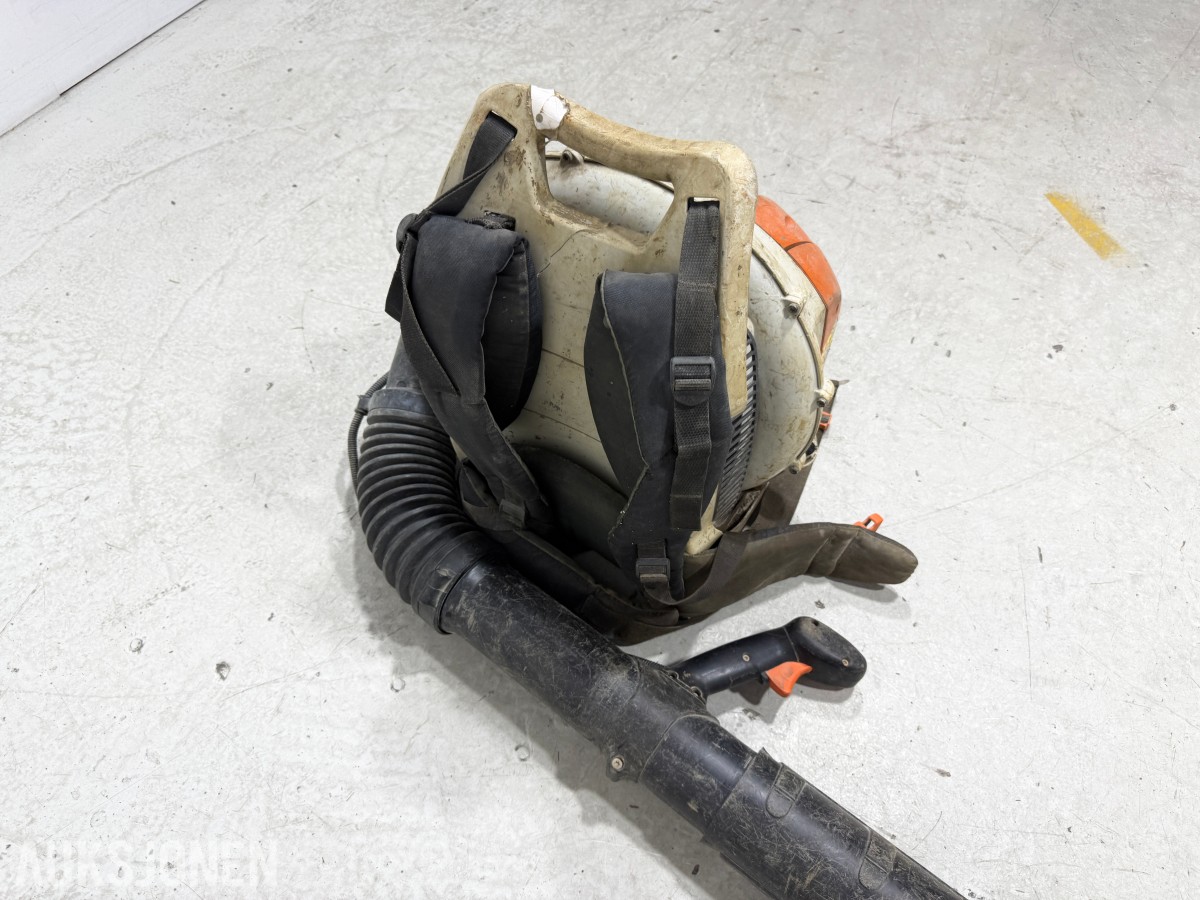 Stihl BR 500 ryggbåret bensindrevet løvblåser