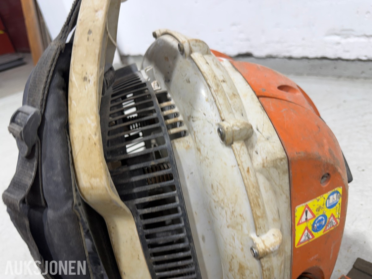 Stihl BR 500 ryggbåret bensindrevet løvblåser
