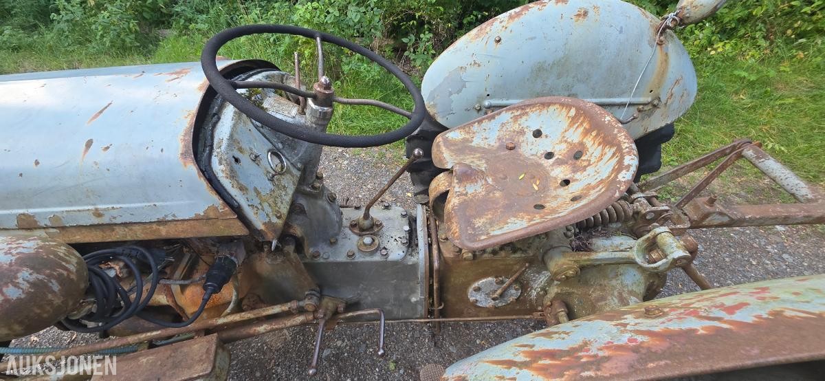 1948 Traktor - Massey Ferguson TEA-20, Restaureringsobjekt
