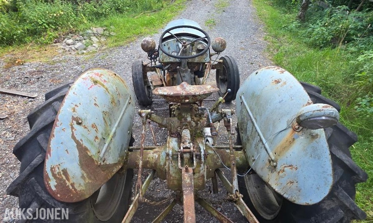 1948 Traktor - Massey Ferguson TEA-20, Restaureringsobjekt