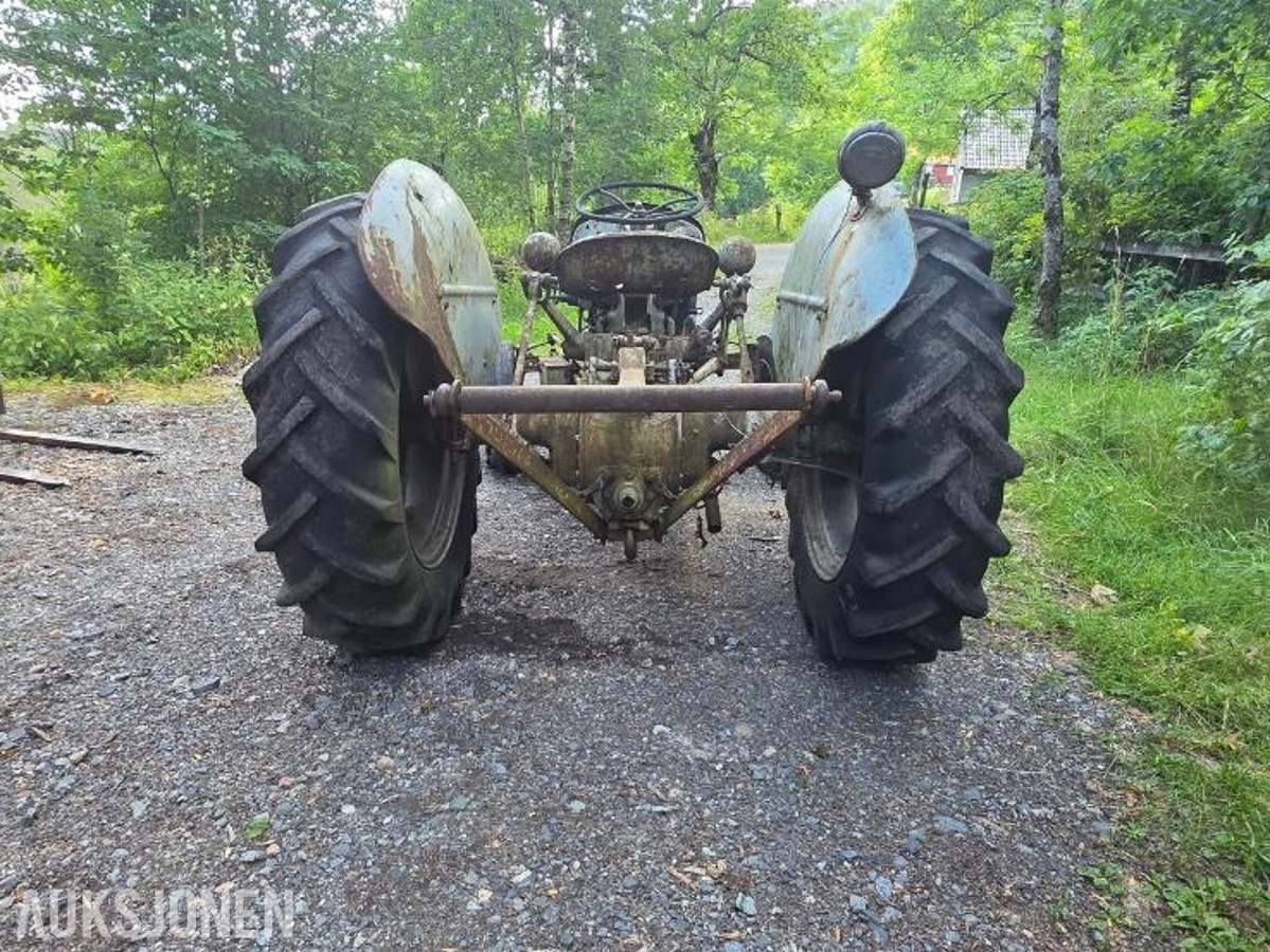 1948 Traktor - Massey Ferguson TEA-20, Restaureringsobjekt