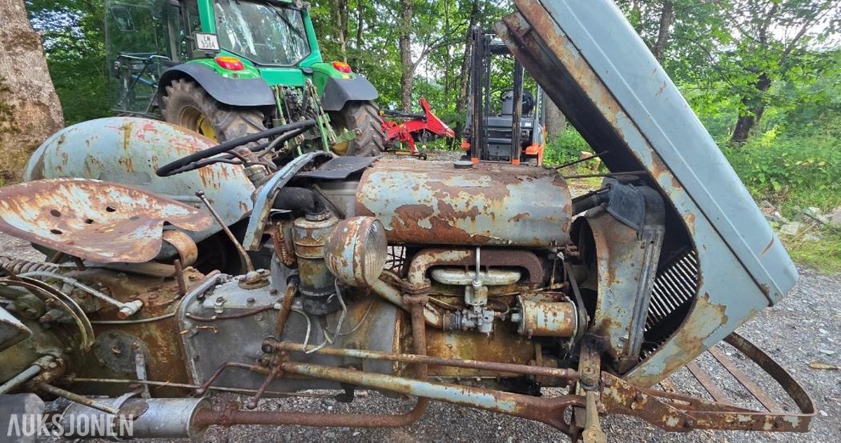 1948 Traktor - Massey Ferguson TEA-20, Restaureringsobjekt