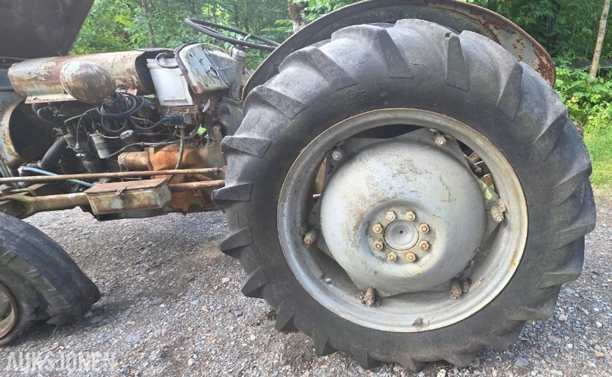 1948 Traktor - Massey Ferguson TEA-20, Restaureringsobjekt