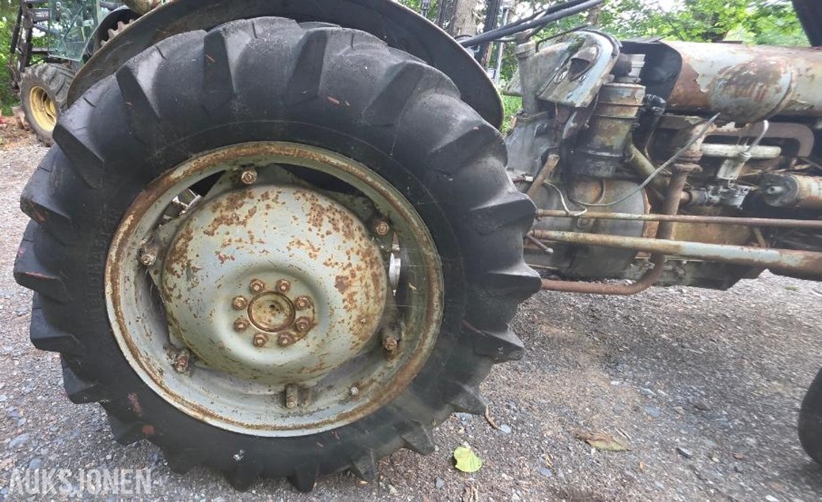 1948 Traktor - Massey Ferguson TEA-20, Restaureringsobjekt
