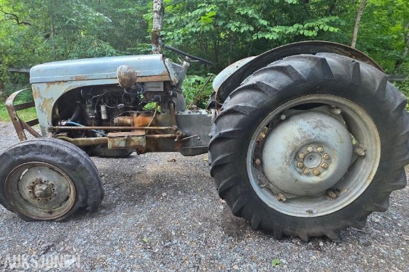 1948 Traktor - Massey Ferguson TEA-20, Restaureringsobjekt