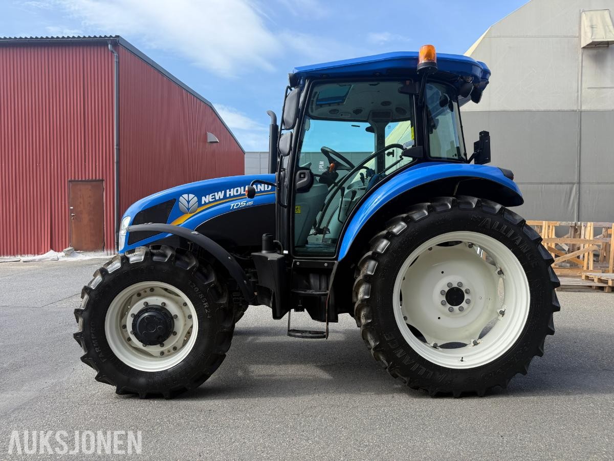 2023 New Holland TD5.85 TRAKTOR VELHOLDT LITE TIMER(118)