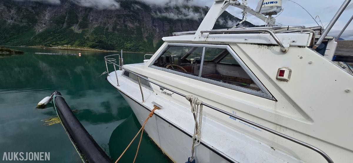 1975 Coronet 24 fot family båt