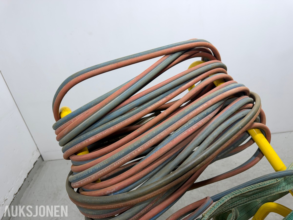 Gassvogn med Zenon regulatorer, slanger og skjære-/sveiseutstyr
