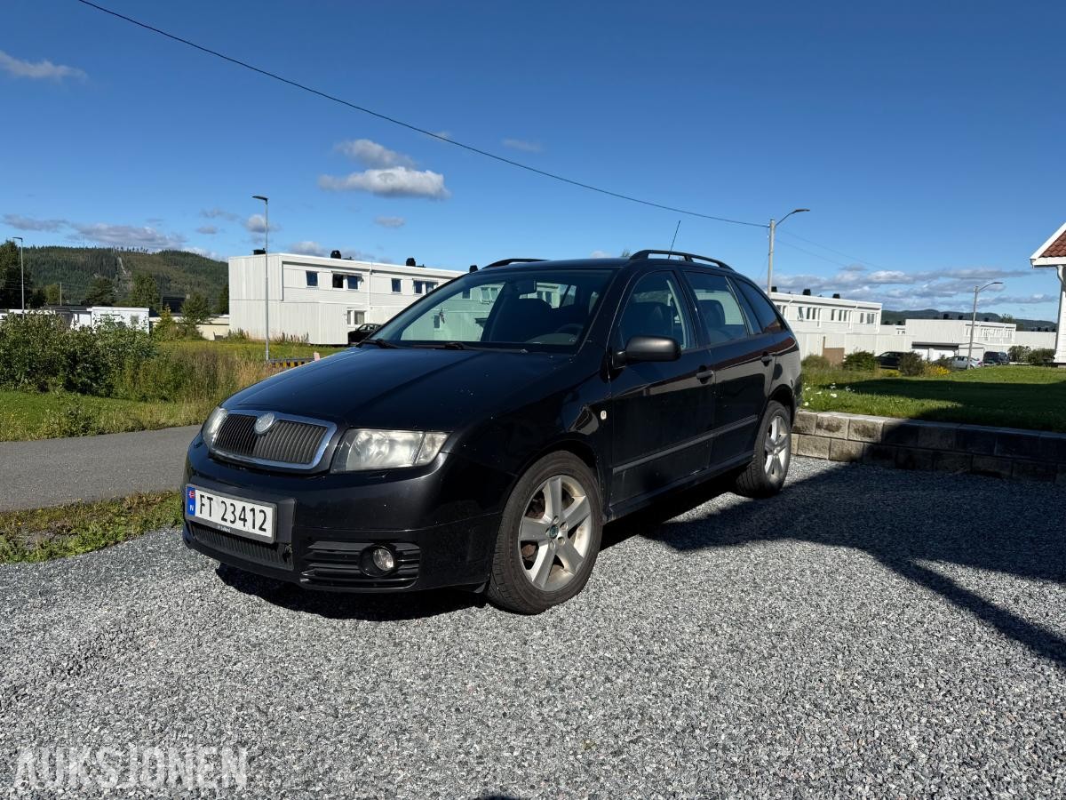 2008 Skoda Fabia 1.2 64hk s+v dekk manuell