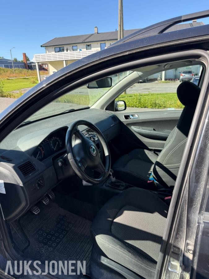2008 Skoda Fabia 1.2 64hk s+v dekk manuell