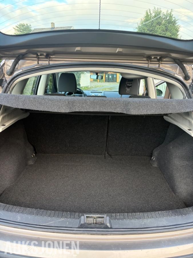 2011 Nissan Qashqai 1.6 117hk manuell s+v dekk eu ok