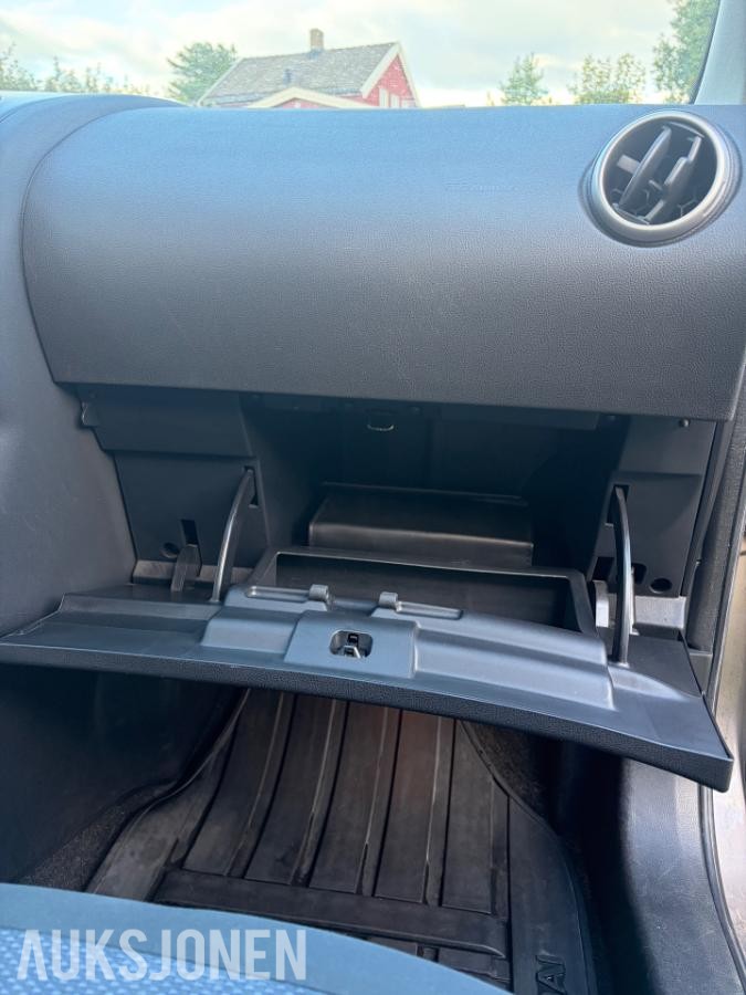 2011 Nissan Qashqai 1.6 117hk manuell s+v dekk eu ok