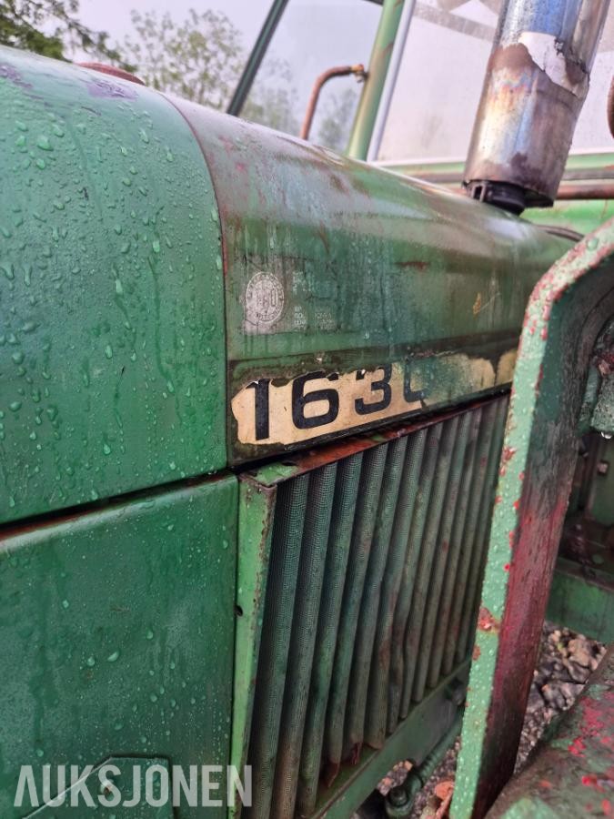 1977 John Deere 1630 traktor med laster - mva fri