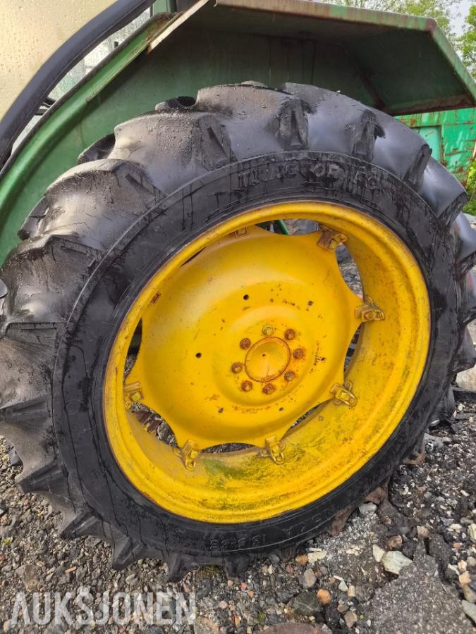 1977 John Deere 1630 traktor med laster - mva fri