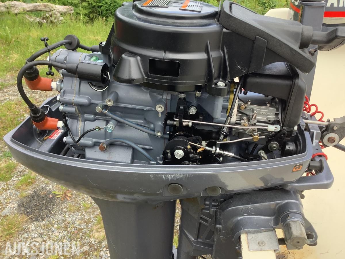 Pioner  14 fot glassfiber båt med Yamaha 9,9/15 hk  