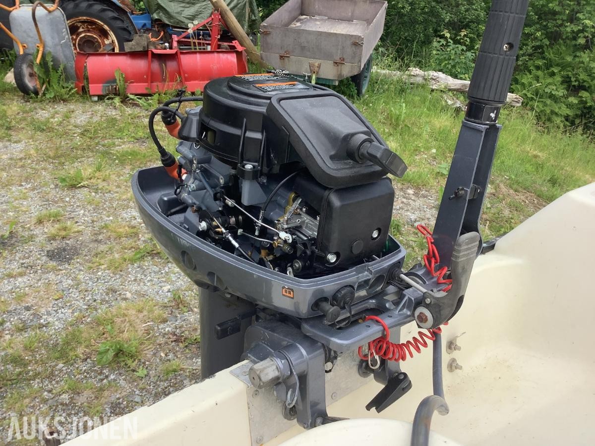 Pioner  14 fot glassfiber båt med Yamaha 9,9/15 hk  