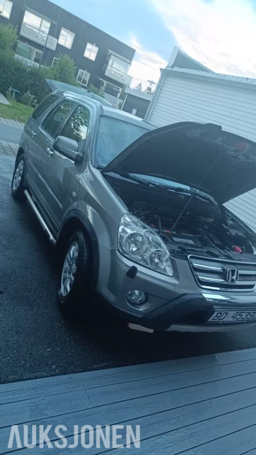 2005 Honda CR-V 2.0 150hk  4WD automat cruisekontroll hengerfeste s+v dekk