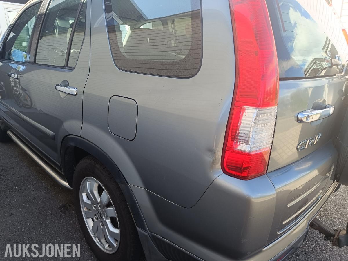 2005 Honda CR-V 2.0 150hk  4WD automat cruisekontroll hengerfeste s+v dekk