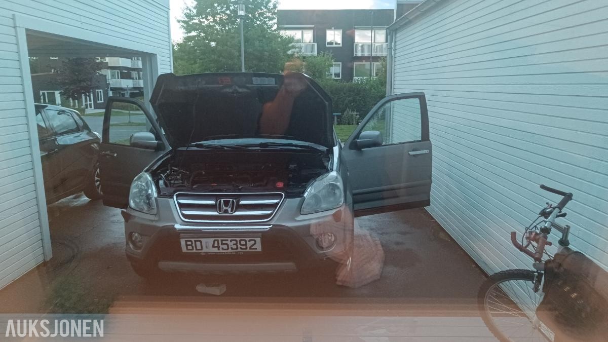 2005 Honda CR-V 2.0 150hk  4WD automat cruisekontroll hengerfeste s+v dekk