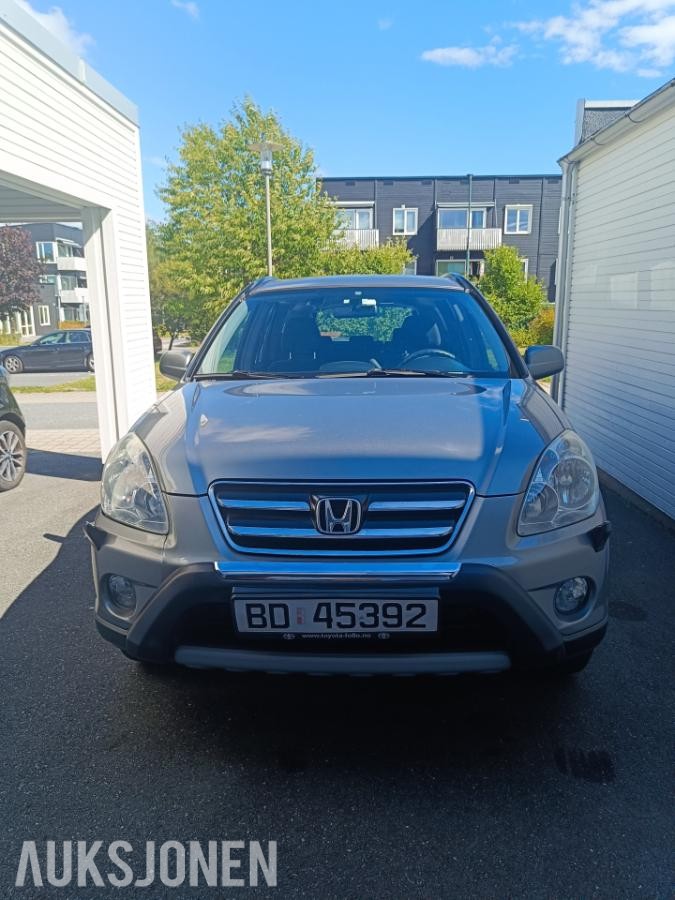 2005 Honda CR-V 2.0 150hk  4WD automat cruisekontroll hengerfeste s+v dekk