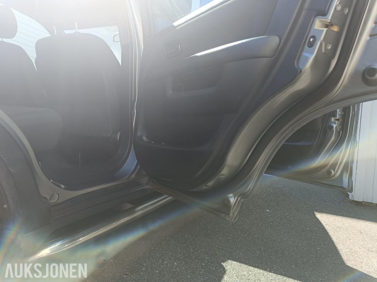 2005 Honda CR-V 2.0 150hk  4WD automat cruisekontroll hengerfeste s+v dekk
