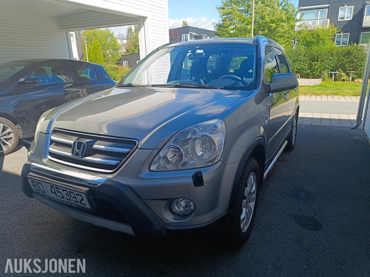 2005 Honda CR-V 2.0 150hk  4WD automat cruisekontroll hengerfeste s+v dekk