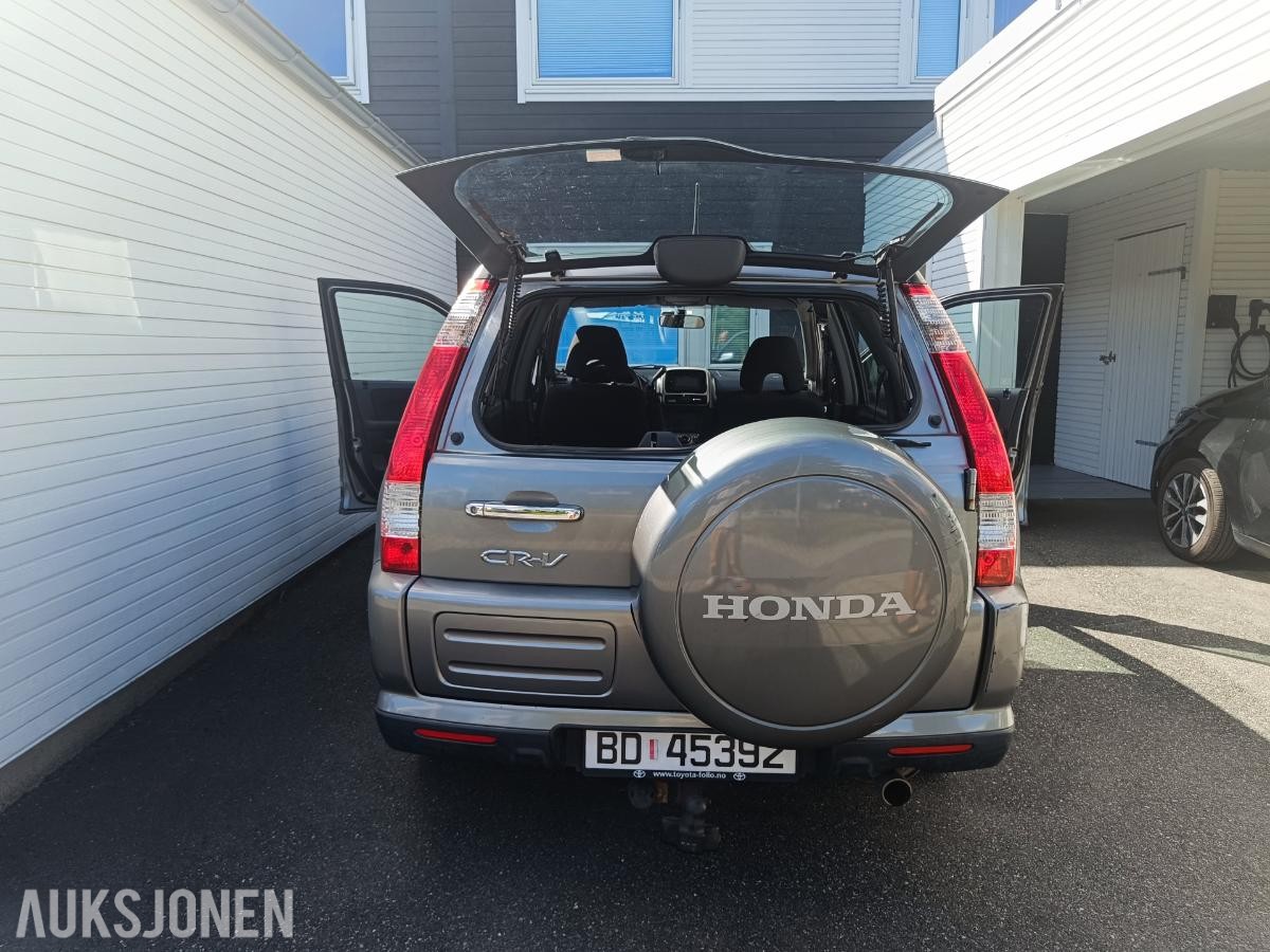 2005 Honda CR-V 2.0 150hk  4WD automat cruisekontroll hengerfeste s+v dekk