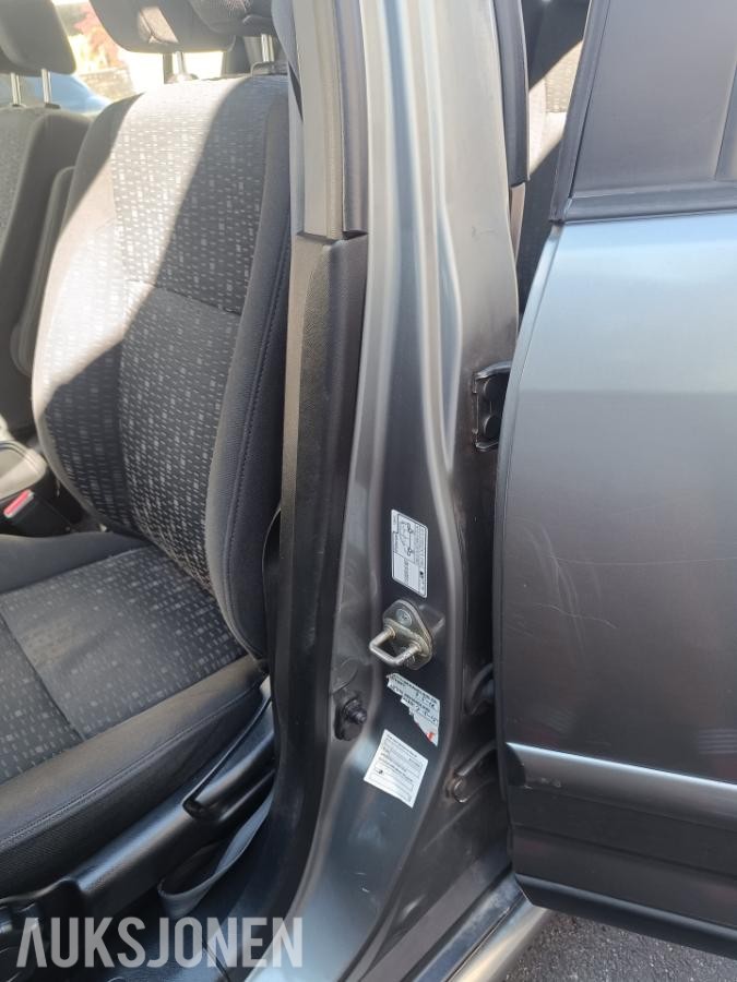 2005 Honda CR-V 2.0 150hk  4WD automat cruisekontroll hengerfeste s+v dekk