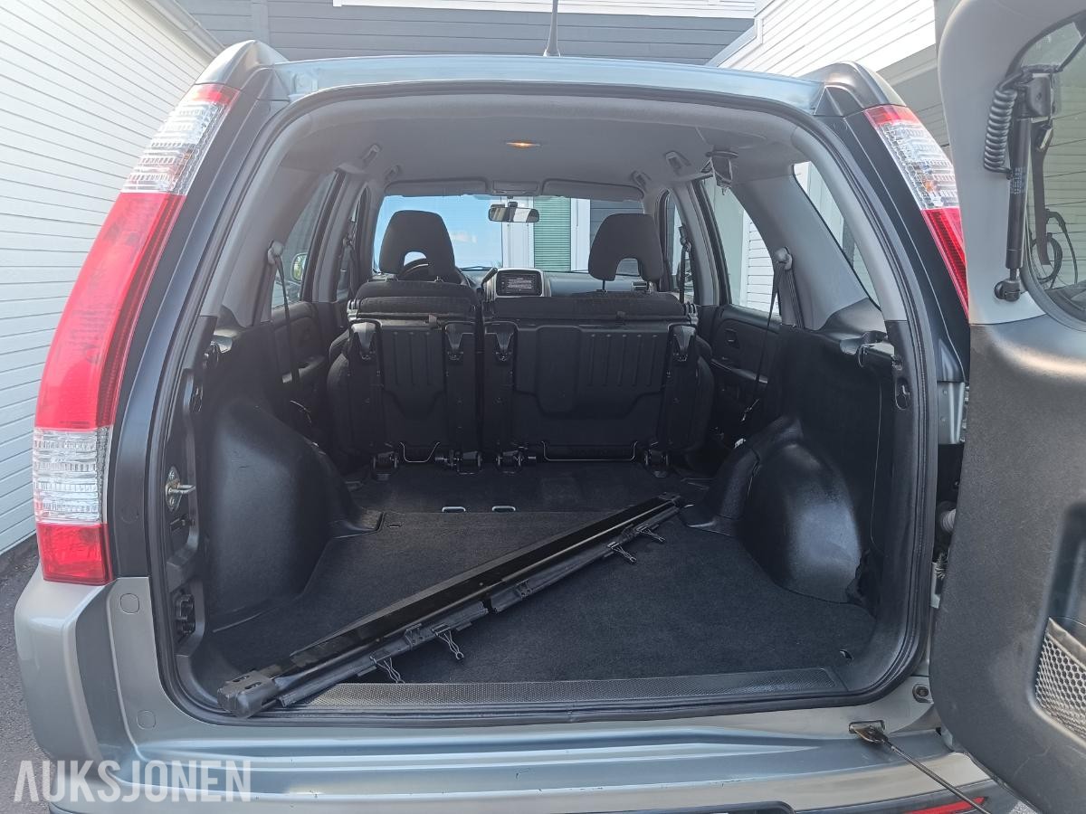 2005 Honda CR-V 2.0 150hk  4WD automat cruisekontroll hengerfeste s+v dekk