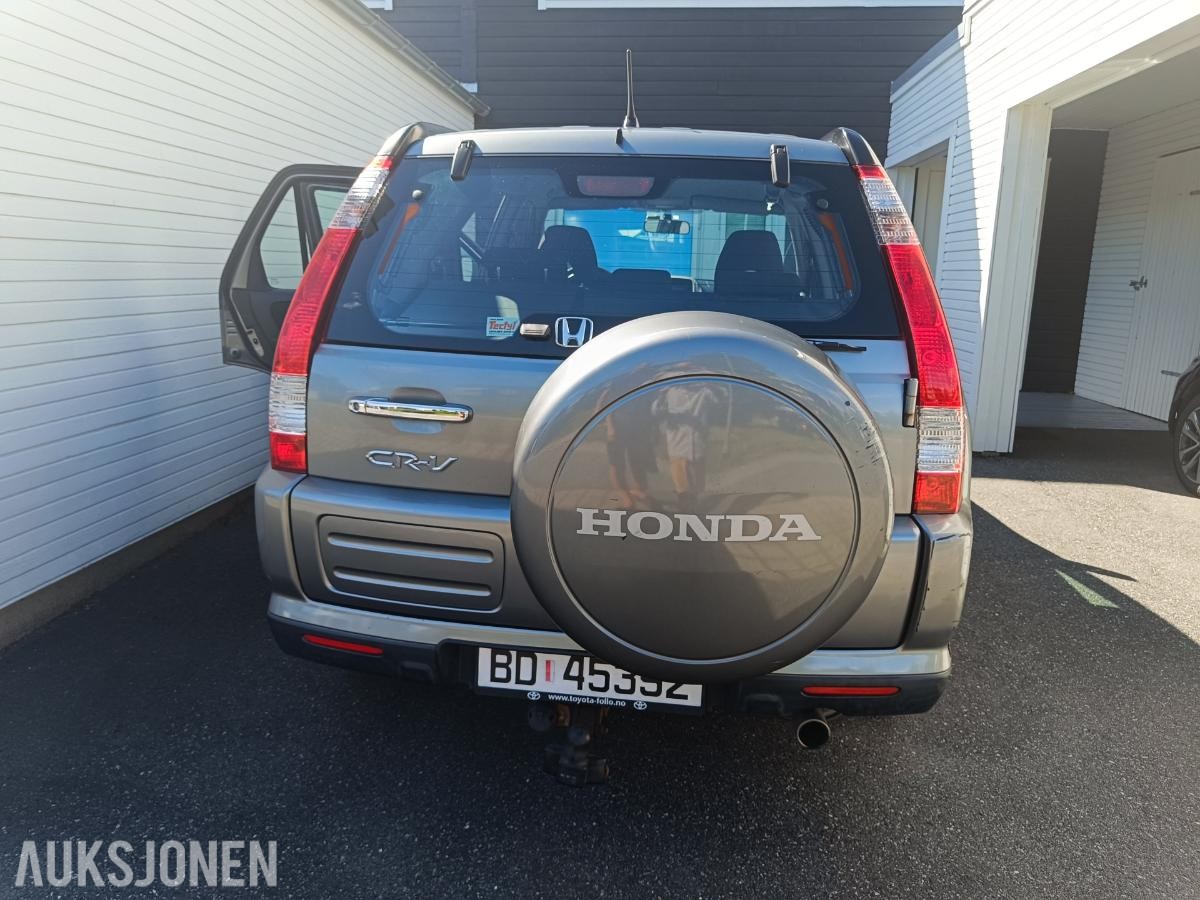 2005 Honda CR-V 2.0 150hk  4WD automat cruisekontroll hengerfeste s+v dekk