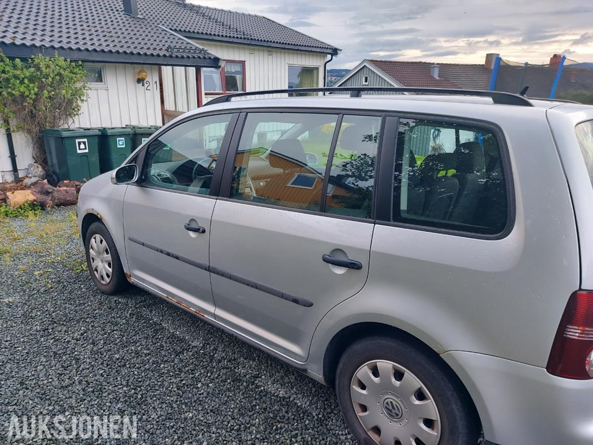2009 Volkswagen Touran 1.9 105hk motorvarmer s+v dekk takrails 162500km