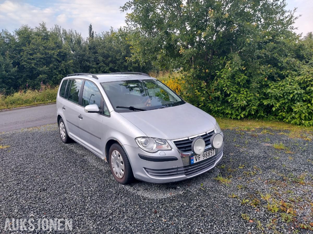 2009 Volkswagen Touran 1.9 105hk motorvarmer s+v dekk takrails 162500km