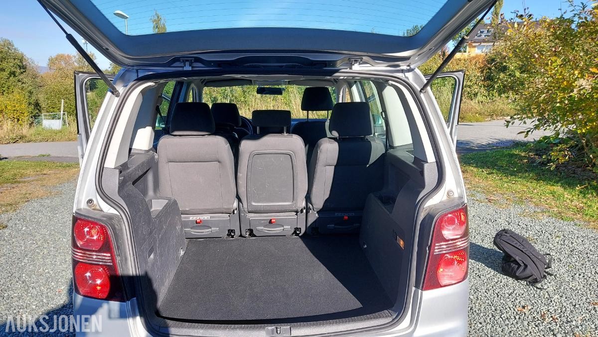 2009 Volkswagen Touran 1.9 105hk motorvarmer s+v dekk takrails 162500km