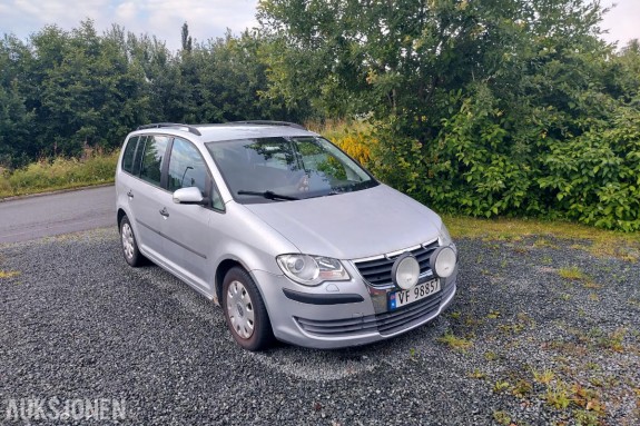 2009 Volkswagen Touran 1.9 105hk motorvarmer s+v dekk takrails   162500km