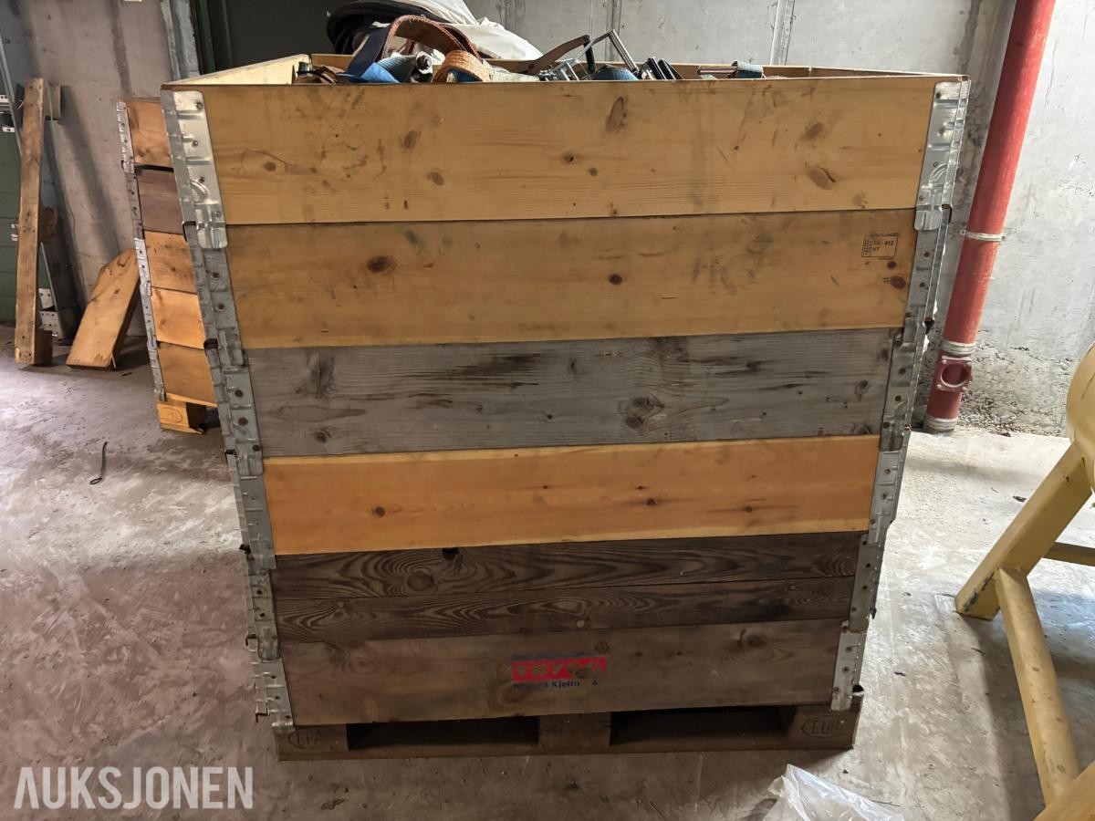 Parti med lastestrammere, jekkestropper og spennbånd – 6 pallekarmer høy