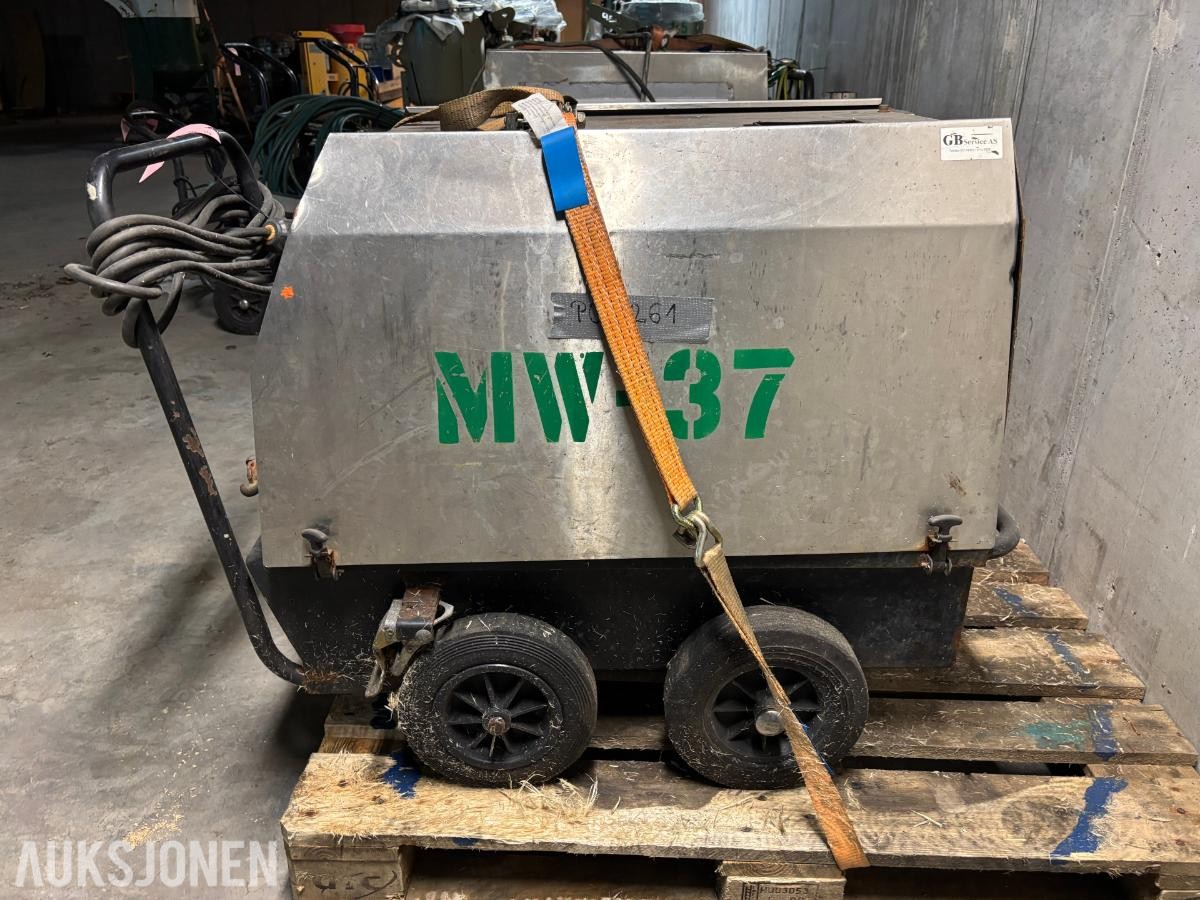 Varmtvannsvasker / høytrykksvasker - 200bar - 18L/min - 3 x 400 V