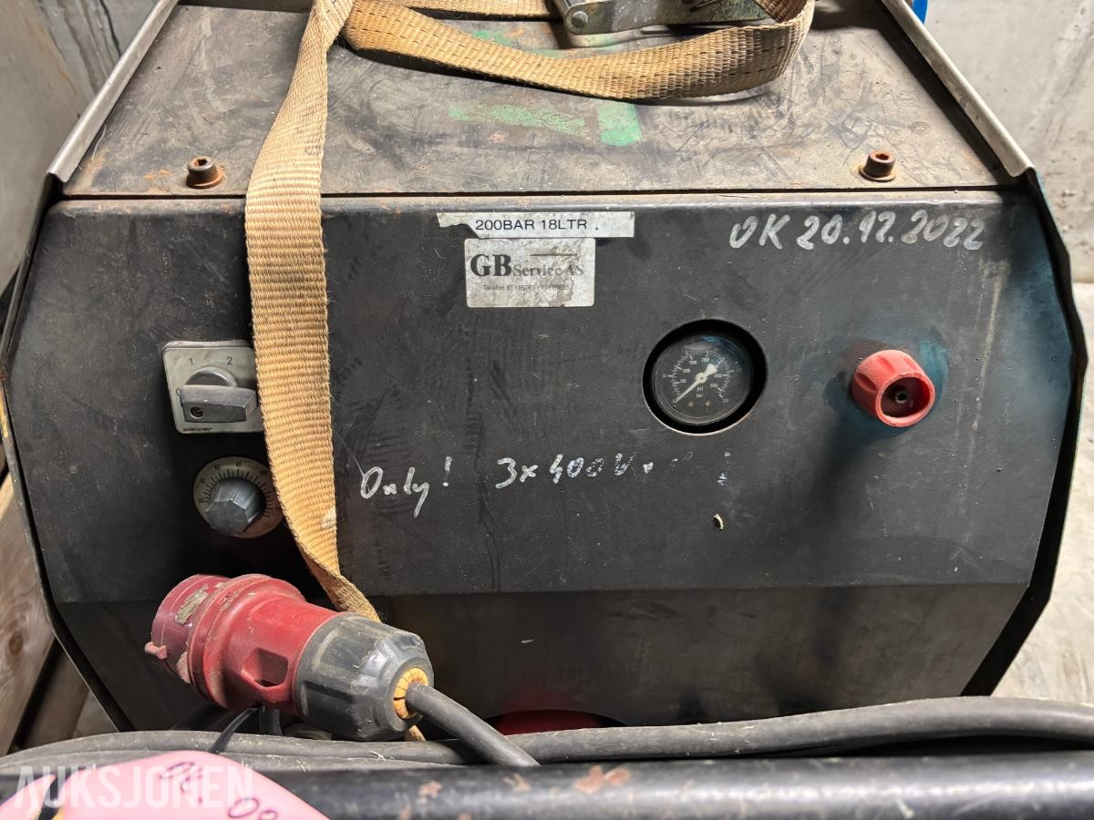 Varmtvannsvasker / høytrykksvasker - 200bar - 18L/min - 3 x 400 V