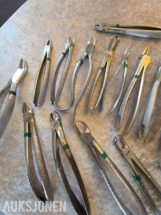 Parti med odontologiske tannekstraksjonstenger og spesialtenger – ca. 35 stk